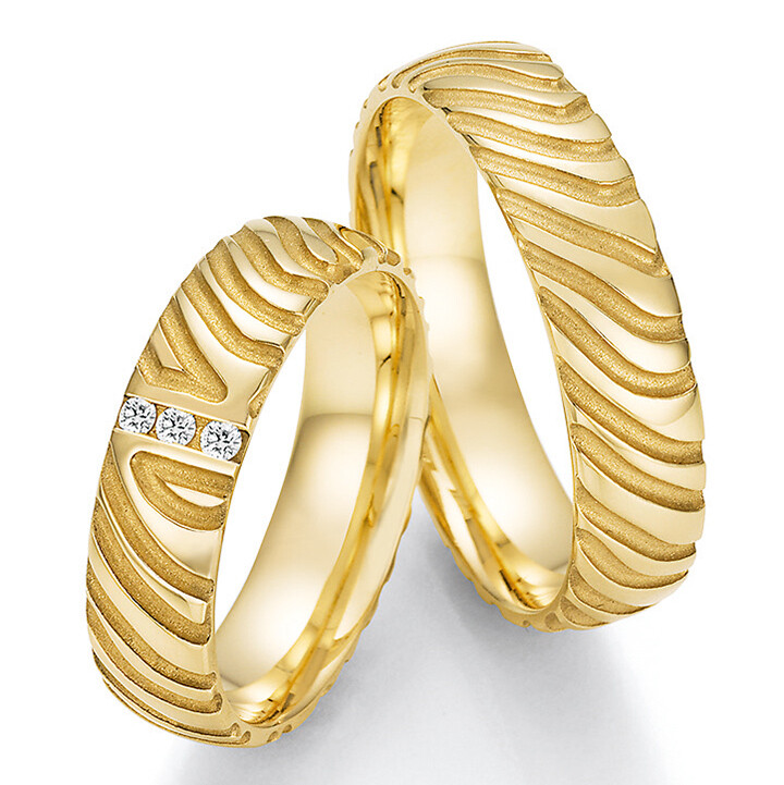 Collection Ruesch Trauringe Gelbgold TRS66RU63010G mit mehreen Diamanten