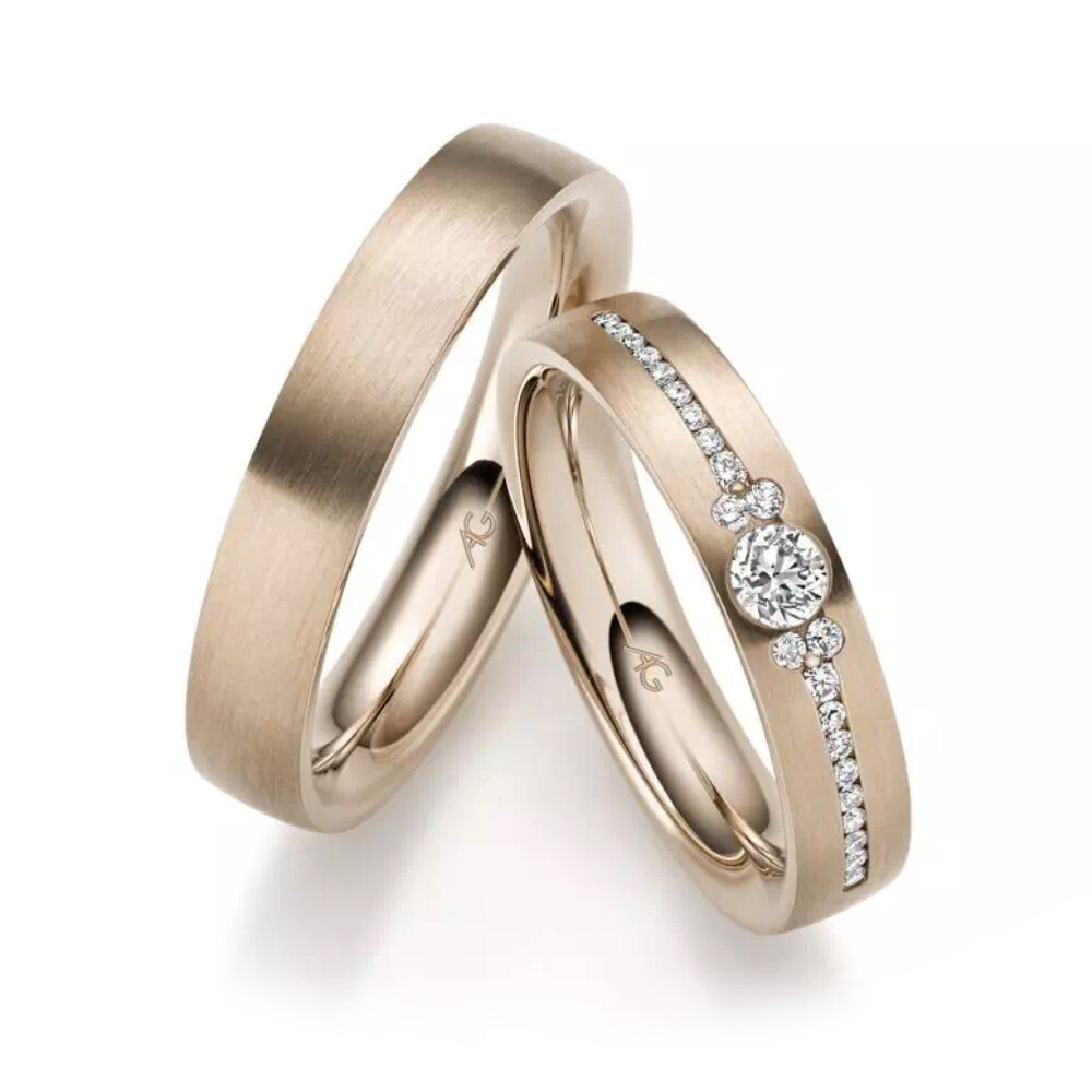 Trauringe Haselnussgold 4/31329/4.5 & 31329/4.5