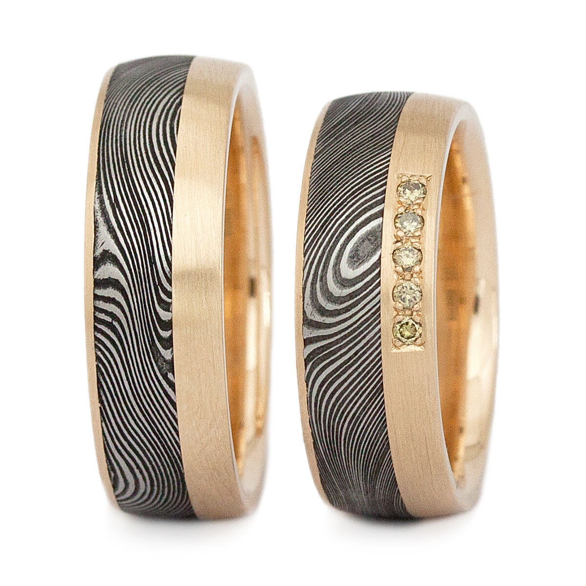 Damaszenerstahl Trauringe mit Gelbgold