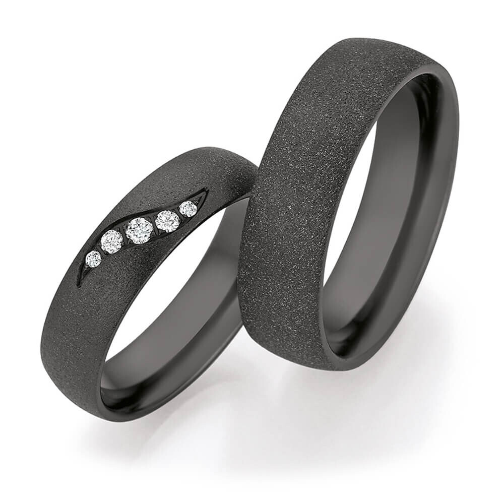 Schwarze Eheringe Zirkonium 60er Matt 0,103 ct.