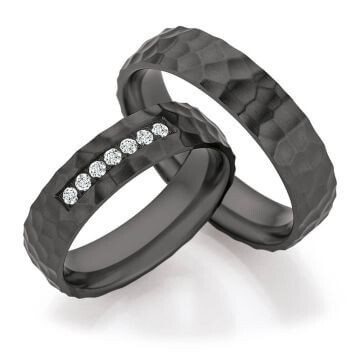 Schwarze Eheringe Zirkonium Hammerschlag Diamanten 0,175 ct.